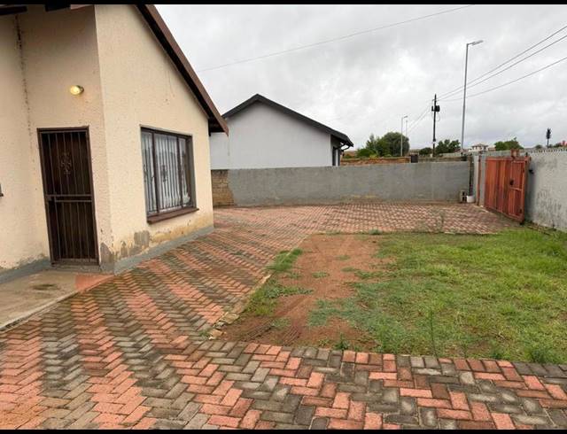 3 BEDROOM PROPERTY TO RENT IN DOBSONVILLE